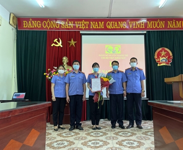 Chi bộ các Viện KSND cấp huyện: Đống Đa, Thanh Trì tổ chức Lễ kết nạp Đảng...